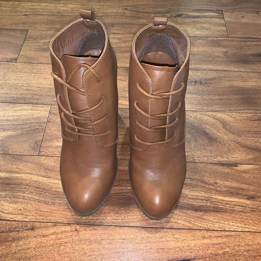 8 Brown lace up booties
